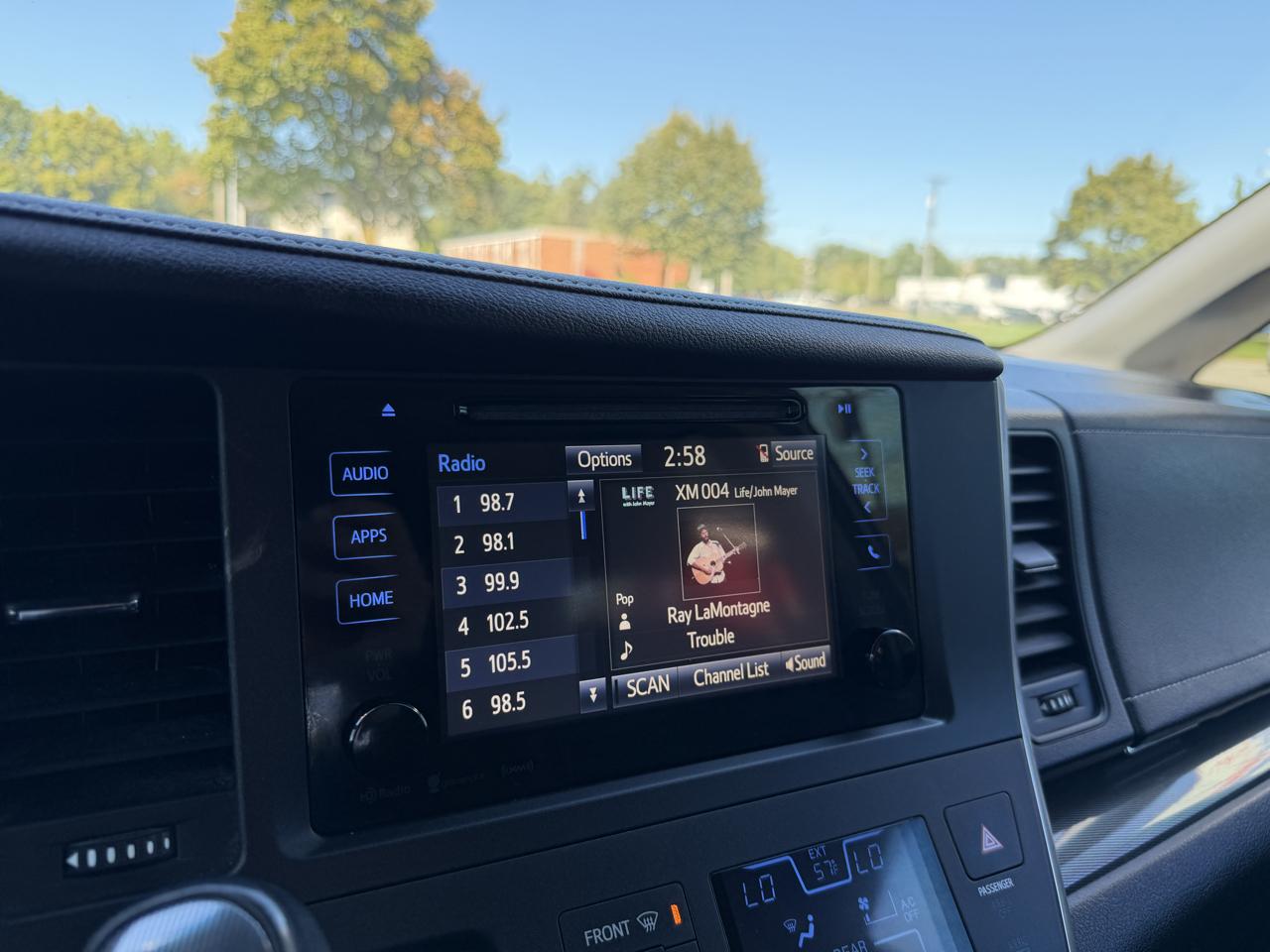 Toyota Sienna SE 8-Passenger 2017