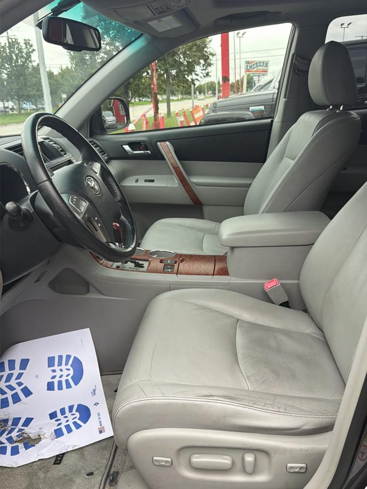 Toyota Highlander Limited 4WD 2010