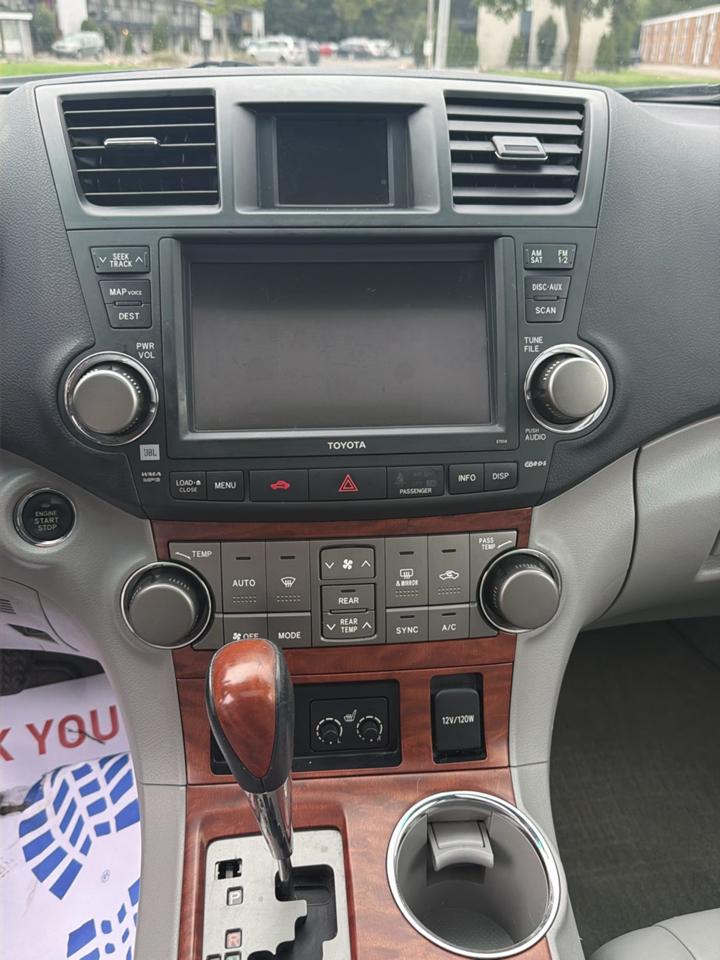Toyota Highlander Limited 4WD 2010