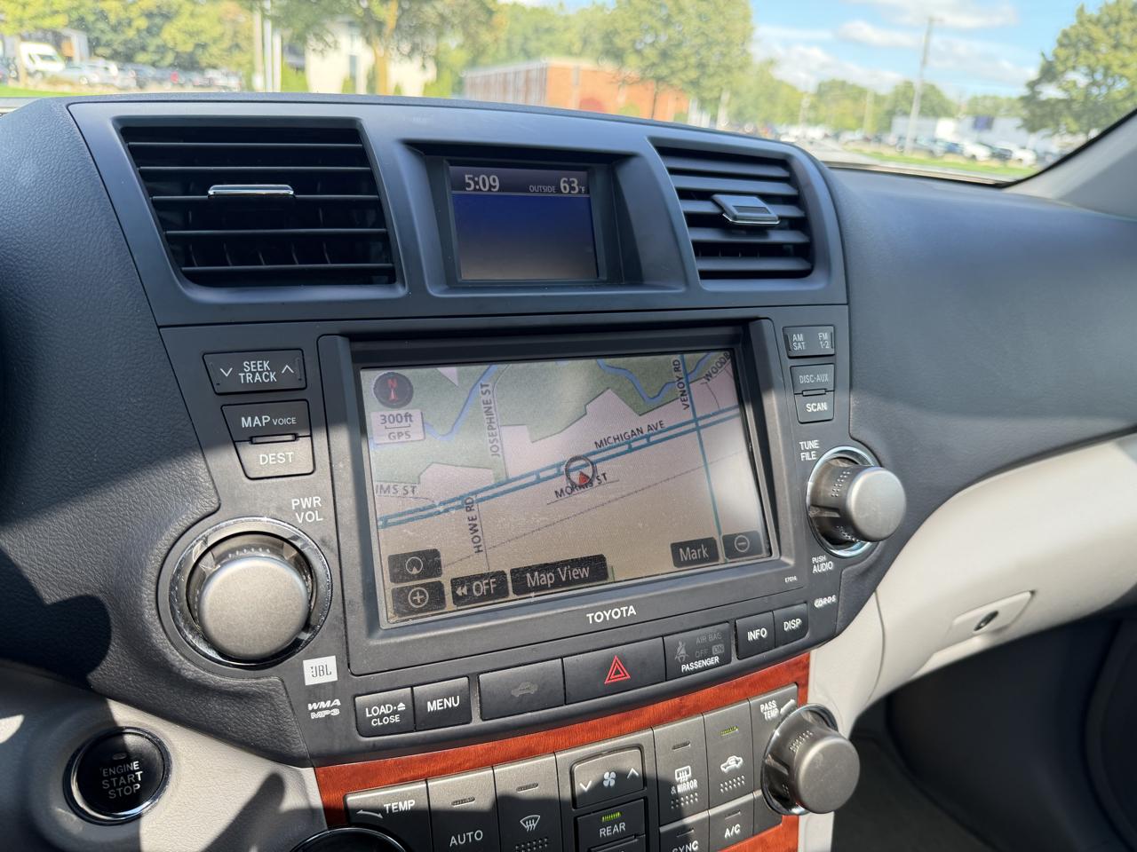 Toyota Highlander Limited 4WD 2010