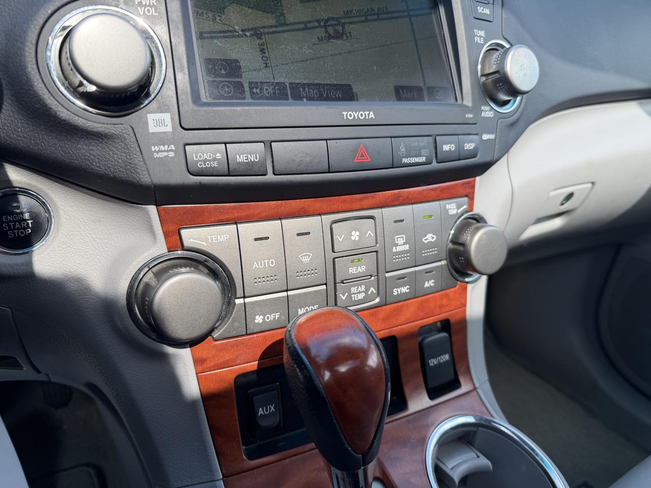 Toyota Highlander Limited 4WD 2010