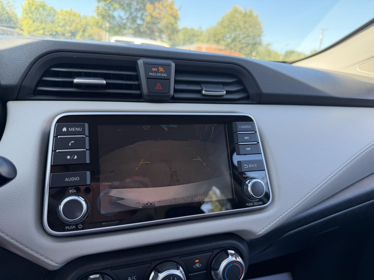 Nissan Versa SV 2021