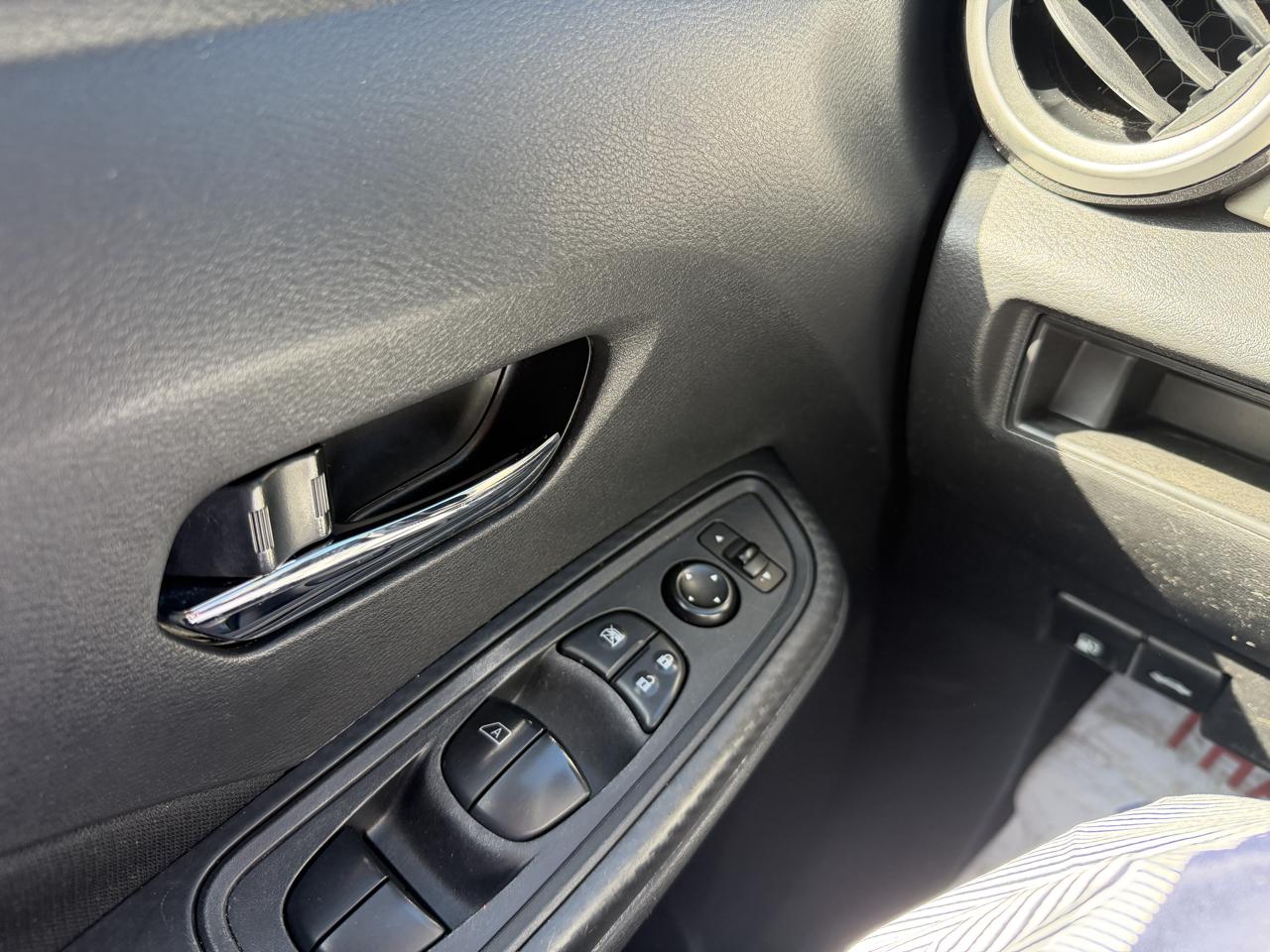 Nissan Versa SV 2021