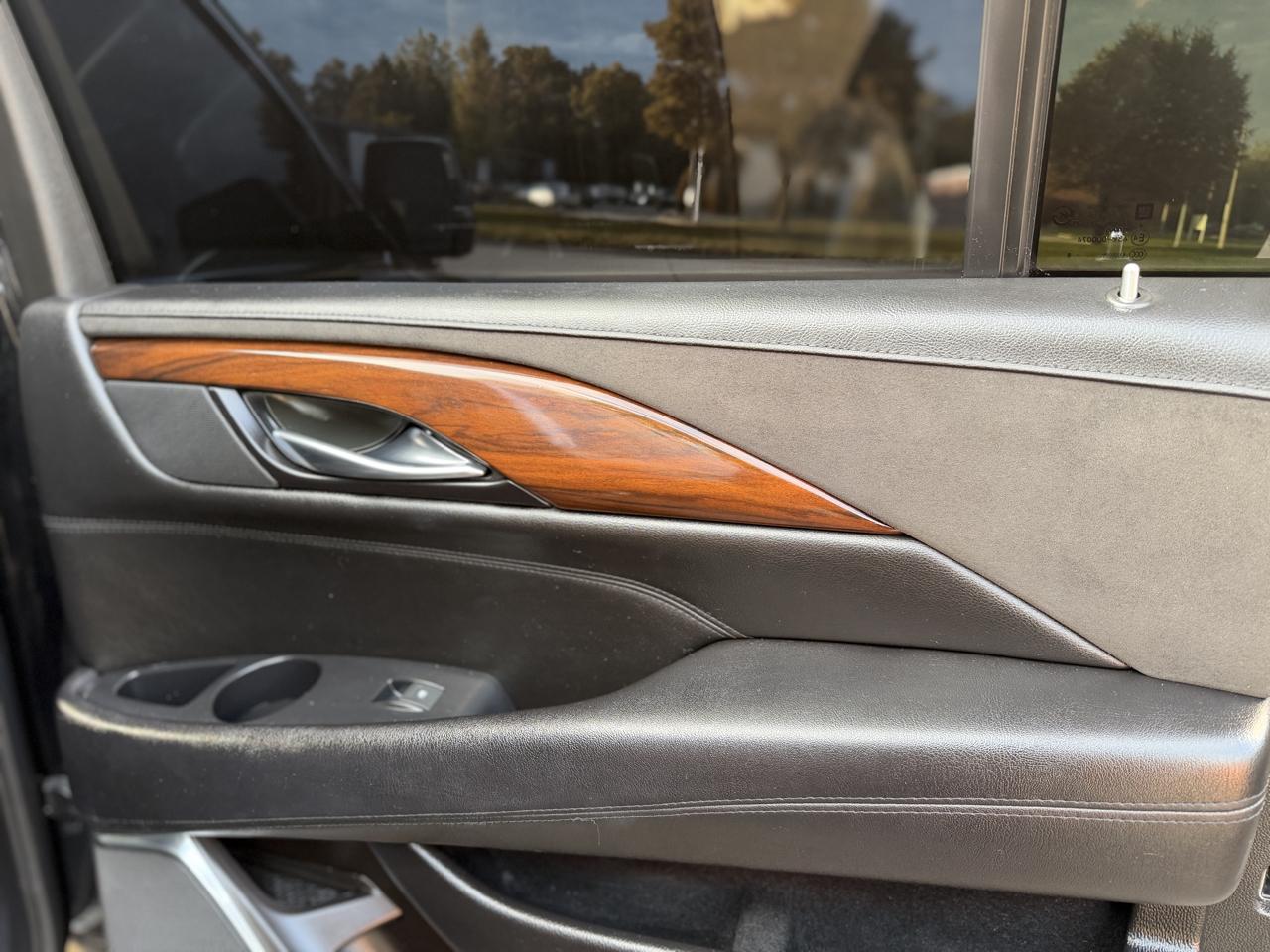 Cadillac Escalade ESV Luxury 4WD 2019