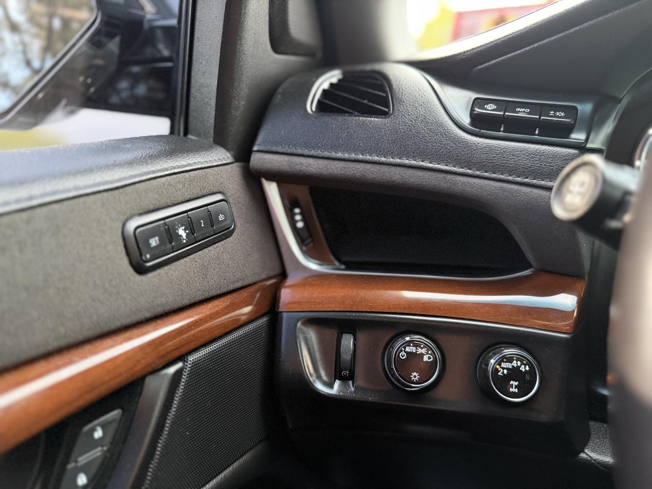 Cadillac Escalade ESV Luxury 4WD 2019
