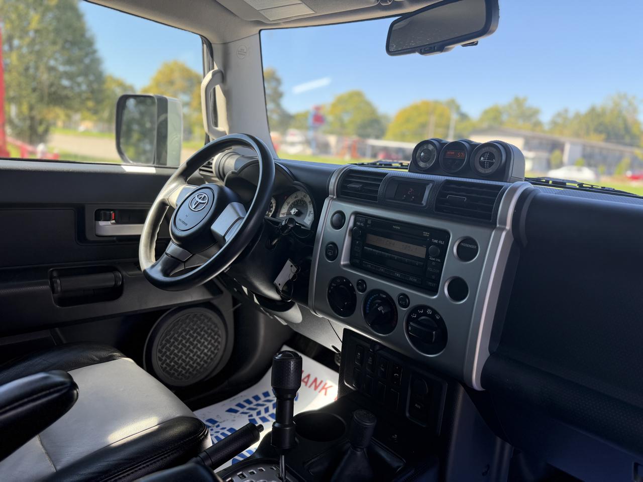 Toyota FJ Cruiser 4WD AT 2010