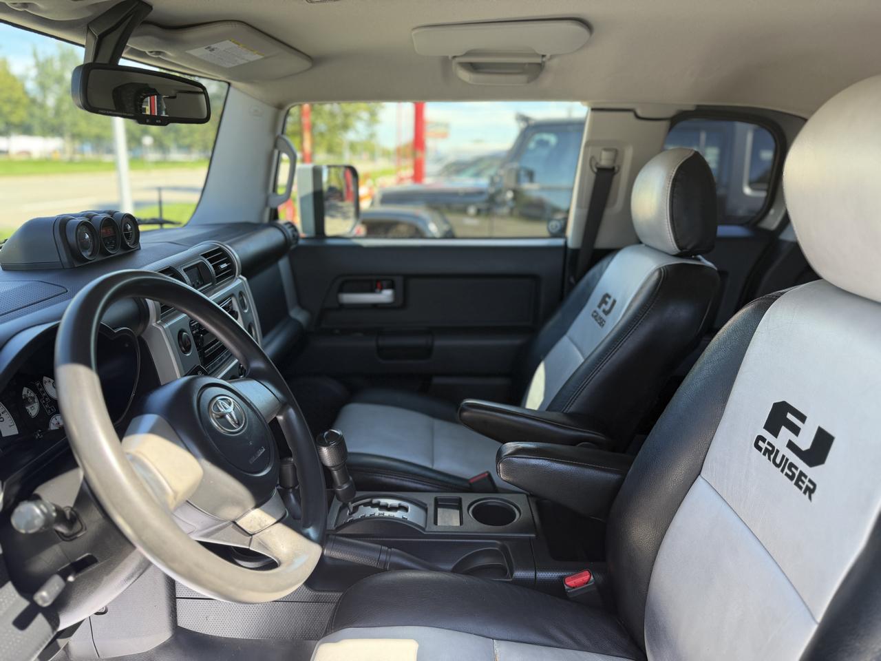 Toyota FJ Cruiser 4WD AT 2010
