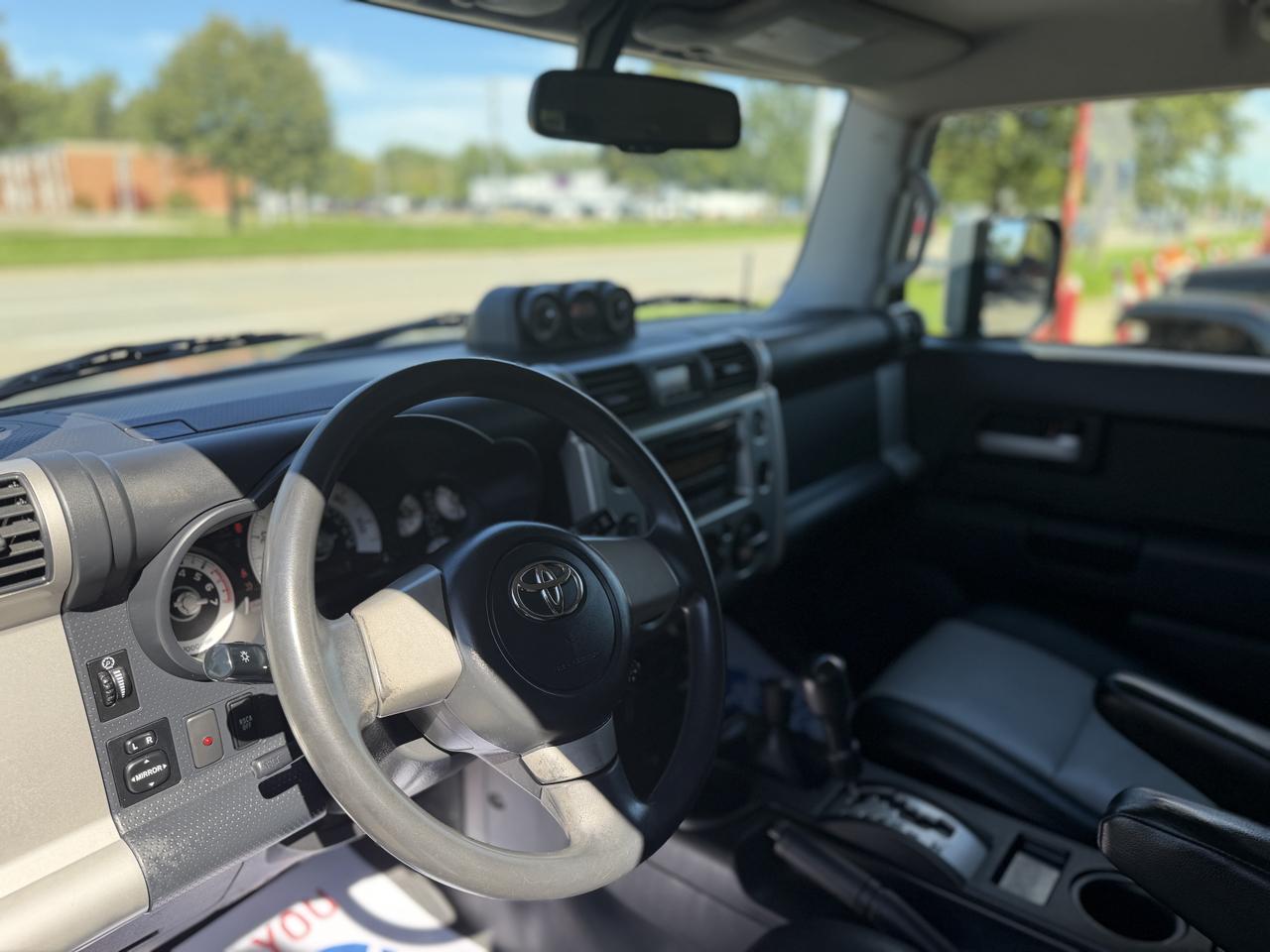 Toyota FJ Cruiser 4WD AT 2010