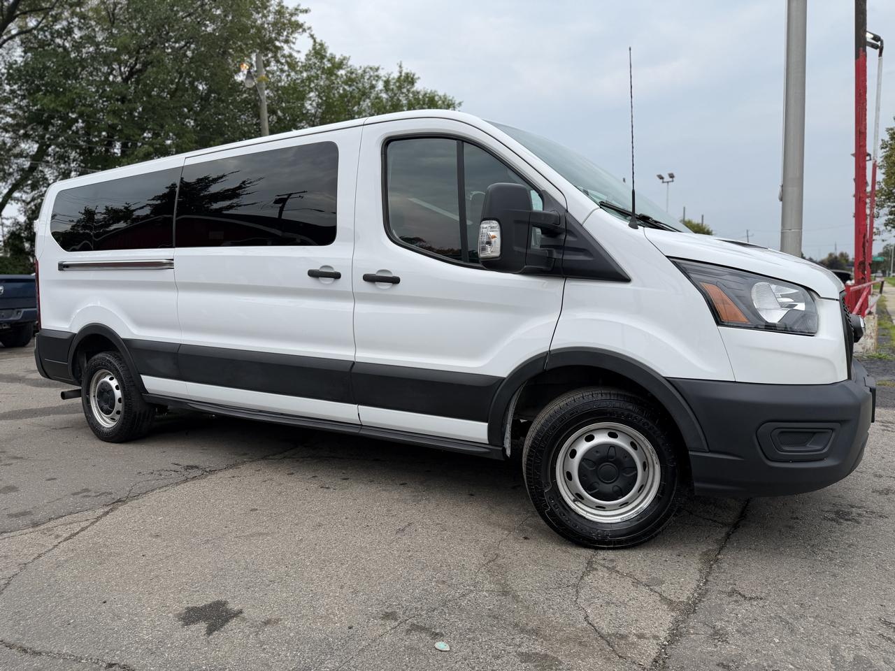 Ford Transit 350 Wagon Low Roof XL w/Sliding Pass. 148-in. WB 2021