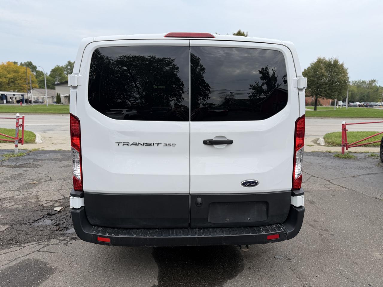 Ford Transit 350 Wagon Low Roof XL w/Sliding Pass. 148-in. WB 2021