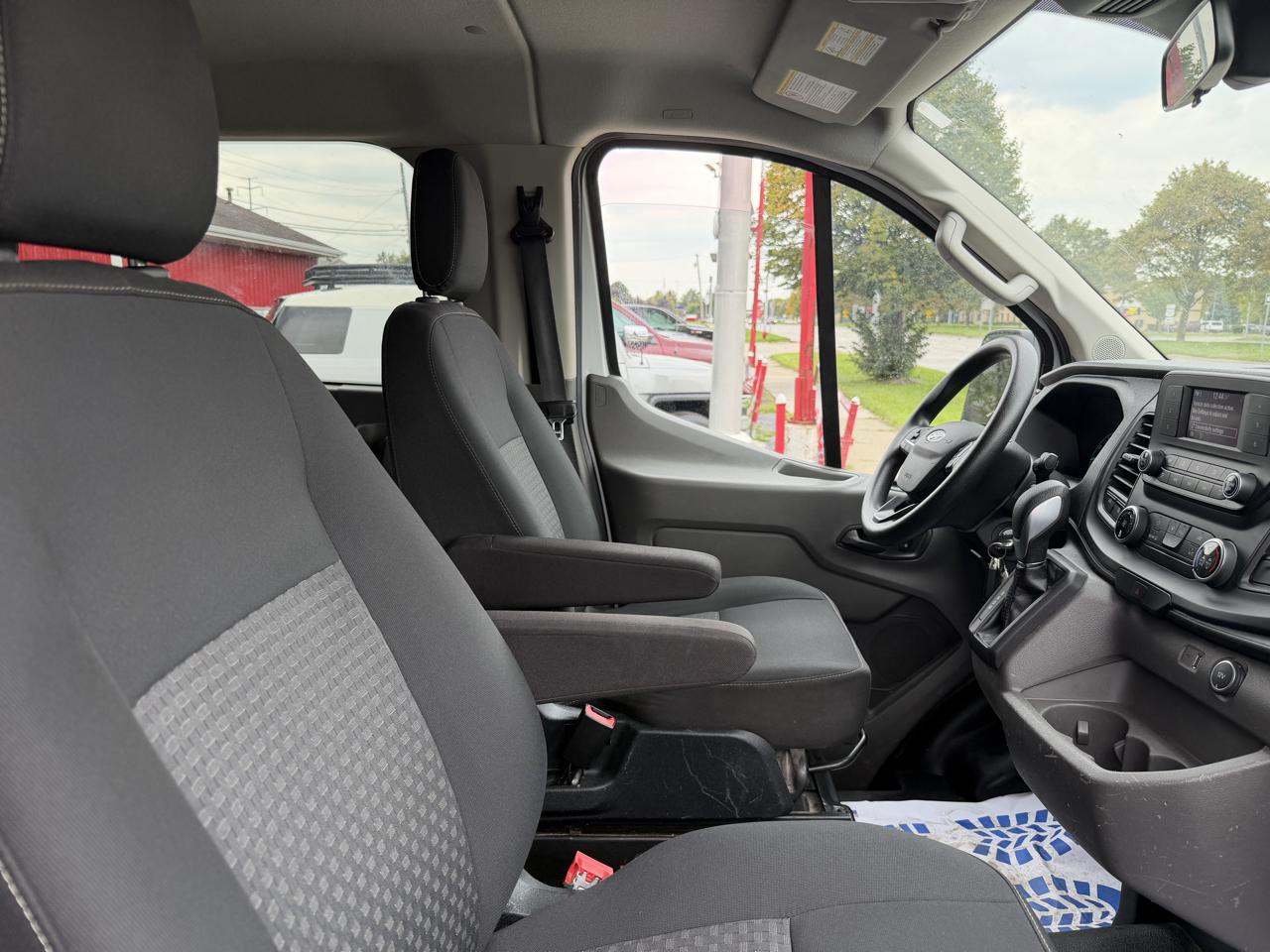 Ford Transit 350 Wagon Low Roof XL w/Sliding Pass. 148-in. WB 2021