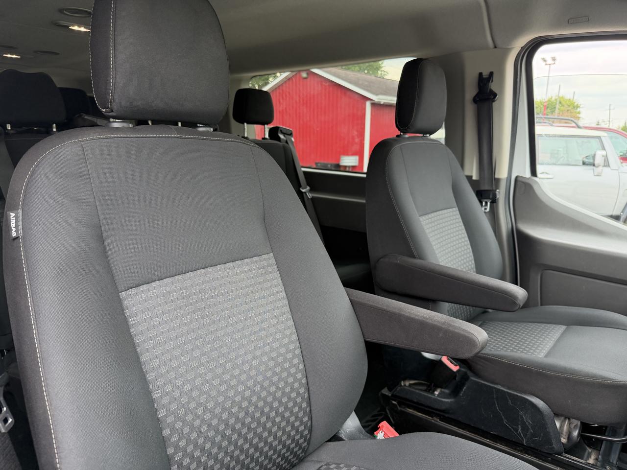 Ford Transit 350 Wagon Low Roof XL w/Sliding Pass. 148-in. WB 2021