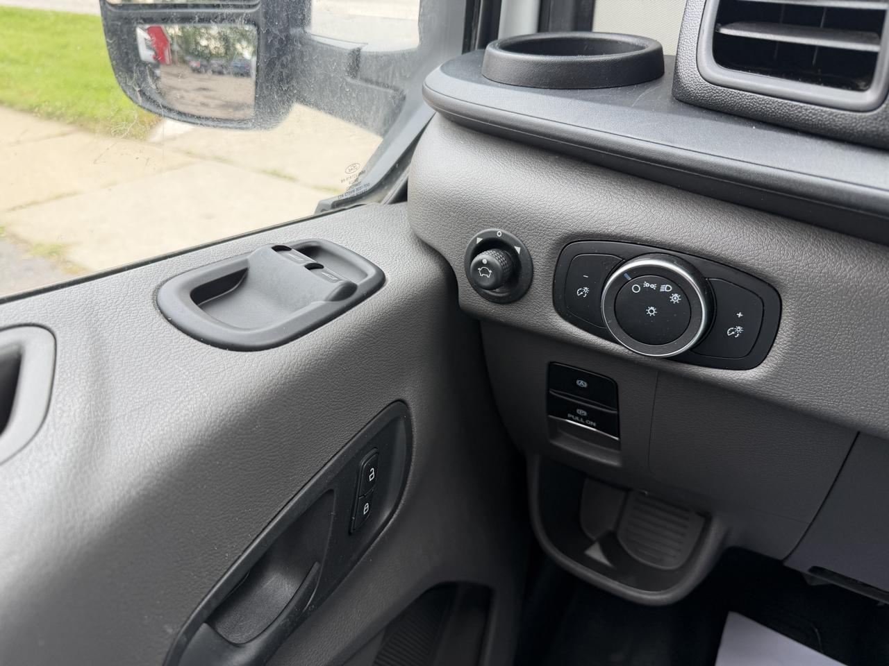 Ford Transit 350 Wagon Low Roof XL w/Sliding Pass. 148-in. WB 2021