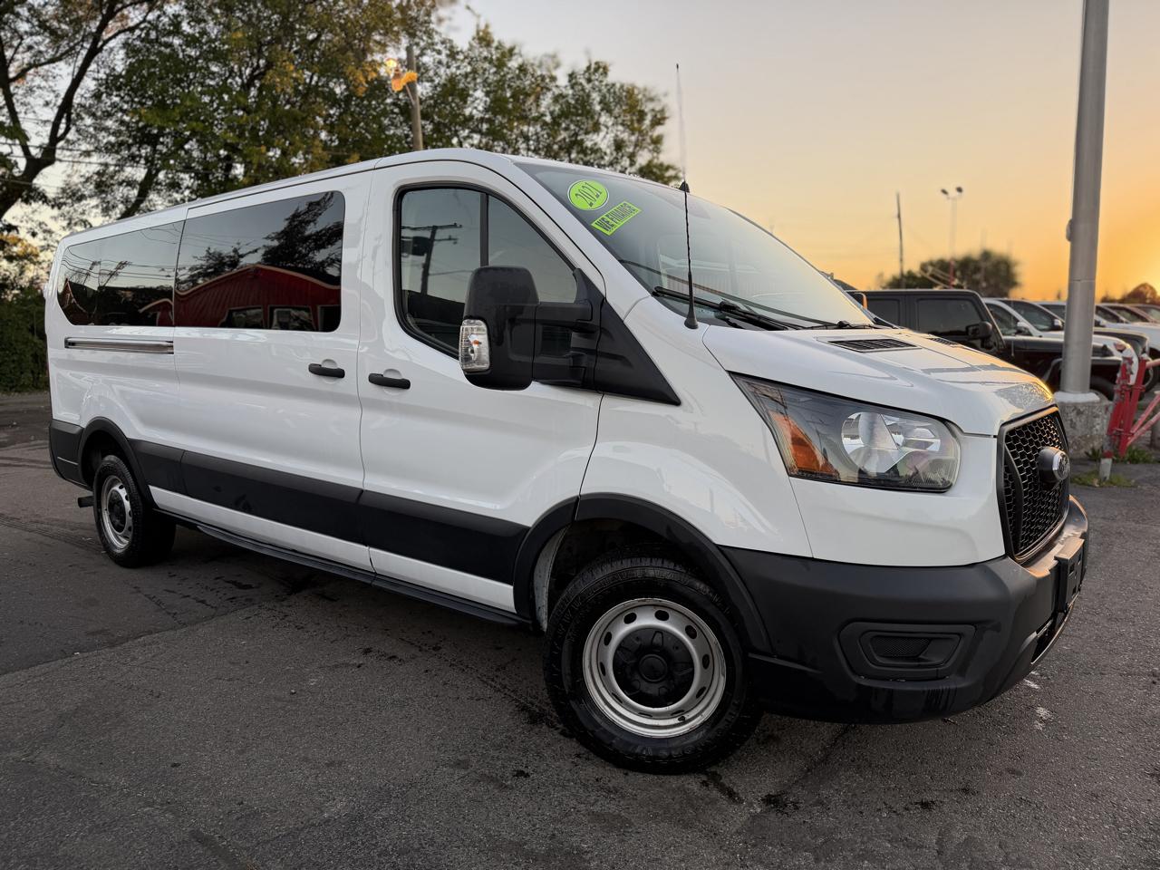 Ford Transit 350 Wagon Low Roof XL w/Sliding Pass. 148-in. WB 2021