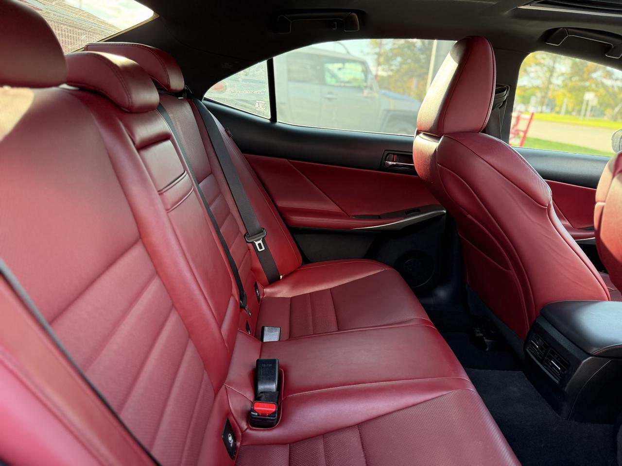 Lexus IS 300 AWD 2016