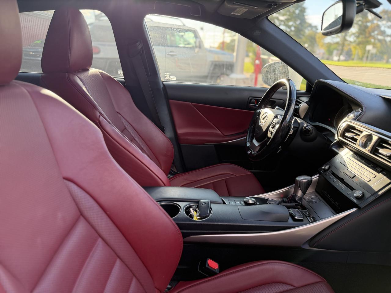 Lexus IS 300 AWD 2016