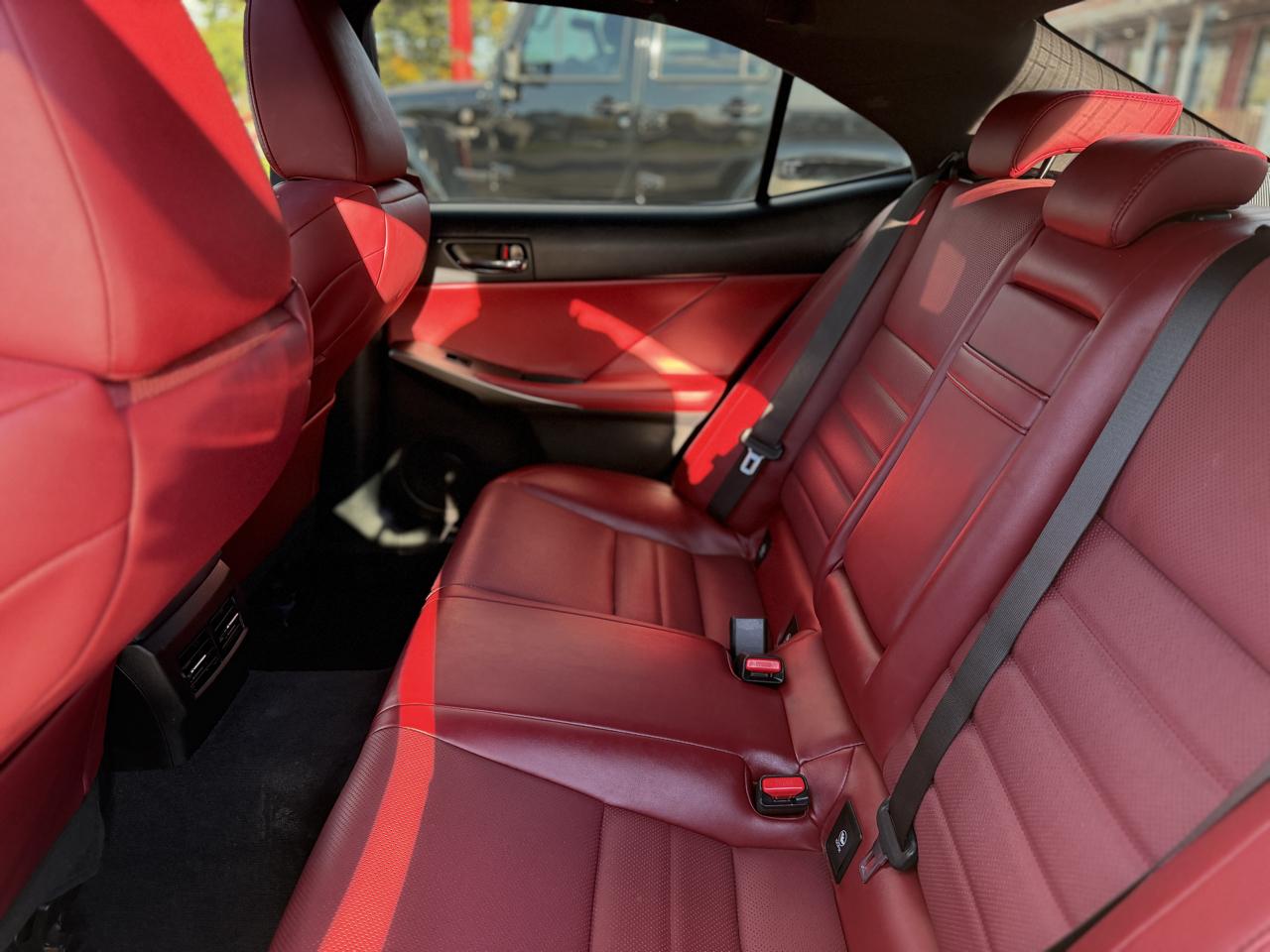 Lexus IS 300 AWD 2016