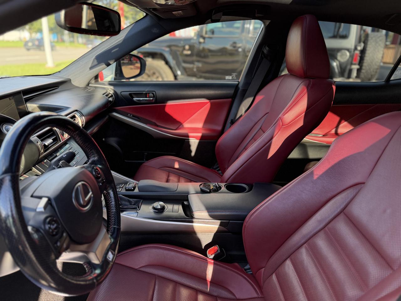 Lexus IS 300 AWD 2016