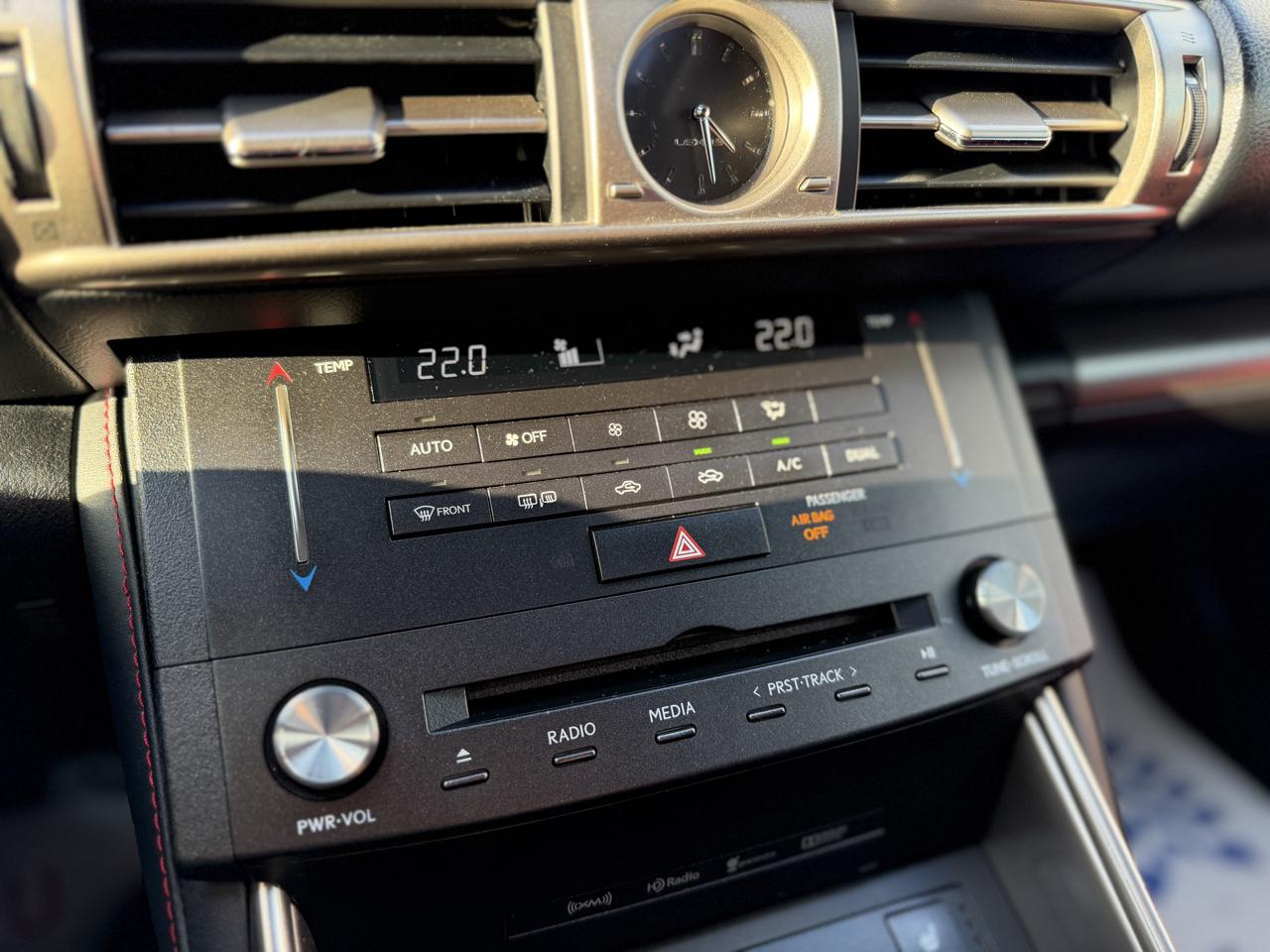 Lexus IS 300 AWD 2016