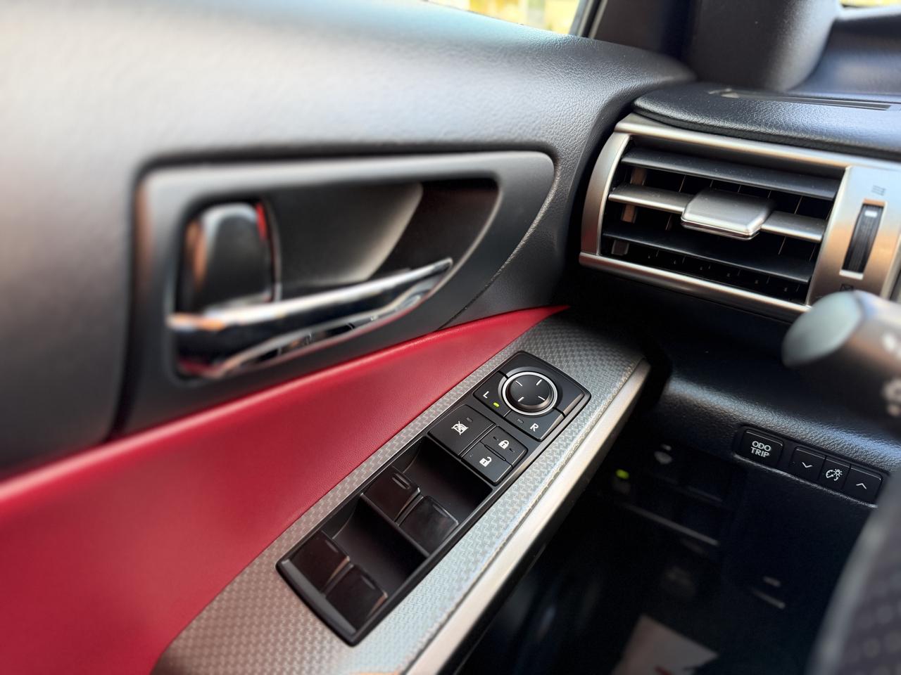 Lexus IS 300 AWD 2016