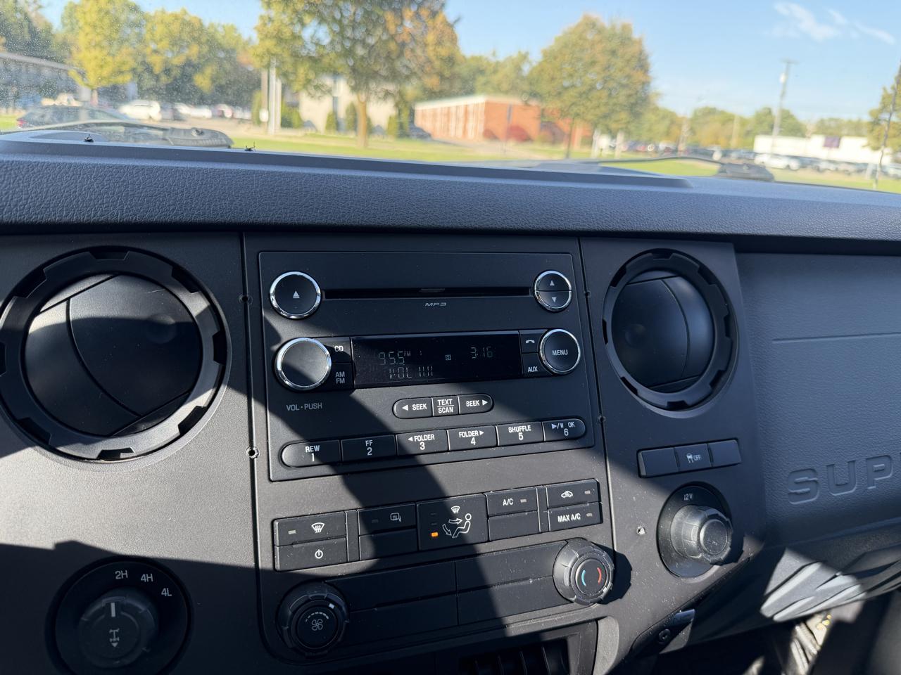 Ford F-250 SD XL Crew Cab 4WD 2015