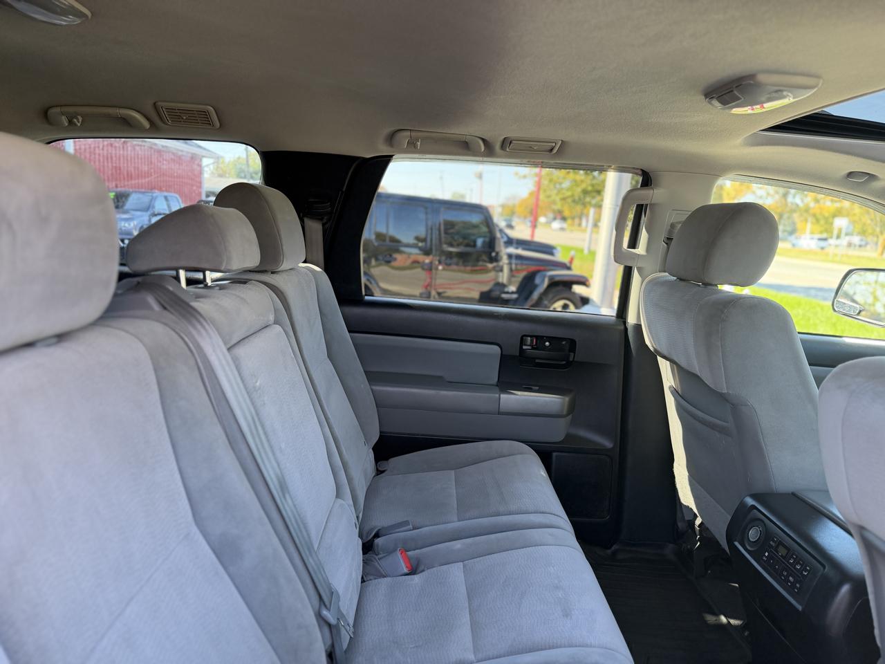 Toyota Sequoia SR5 5.7L 4WD 2012