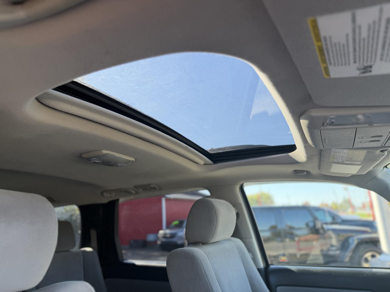Toyota Sequoia SR5 5.7L 4WD 2012
