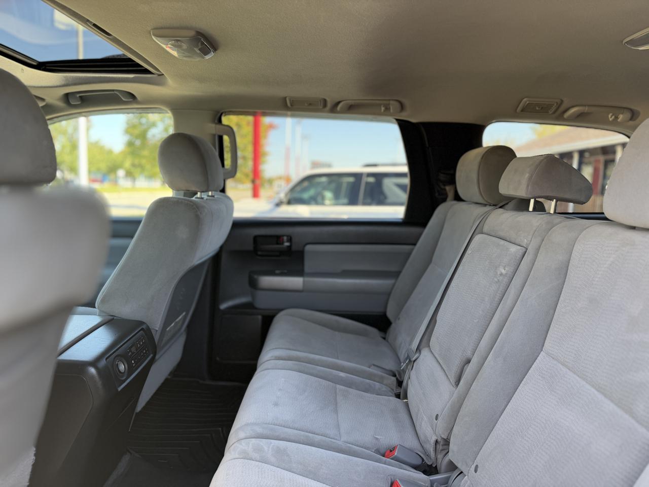 Toyota Sequoia SR5 5.7L 4WD 2012