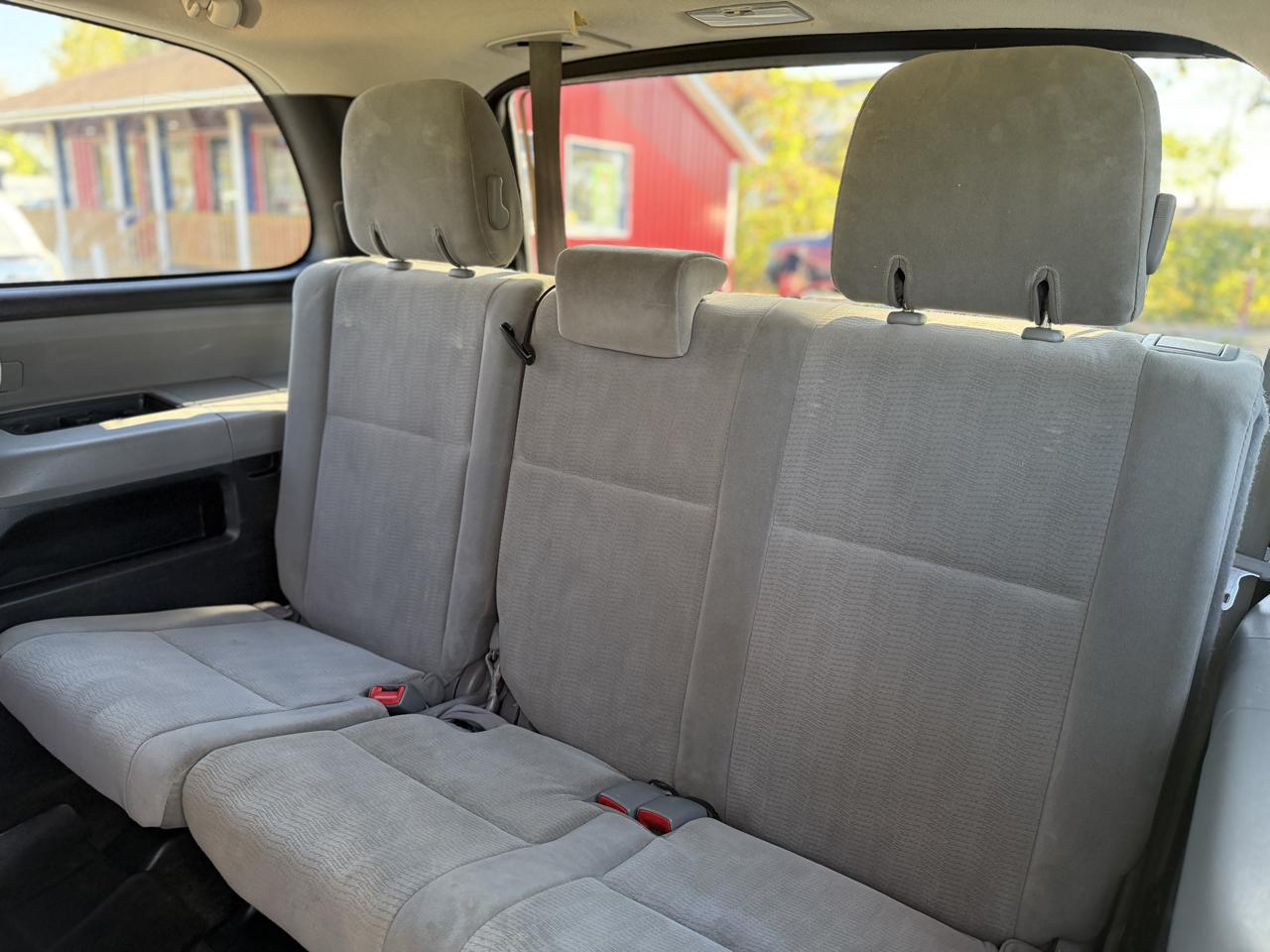 Toyota Sequoia SR5 5.7L 4WD 2012