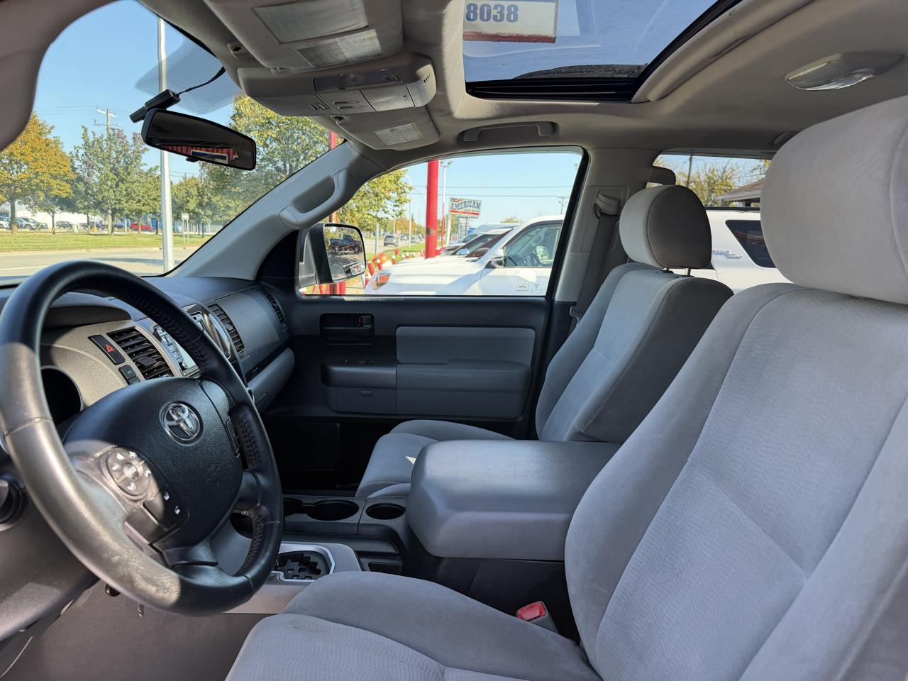 Toyota Sequoia SR5 5.7L 4WD 2012