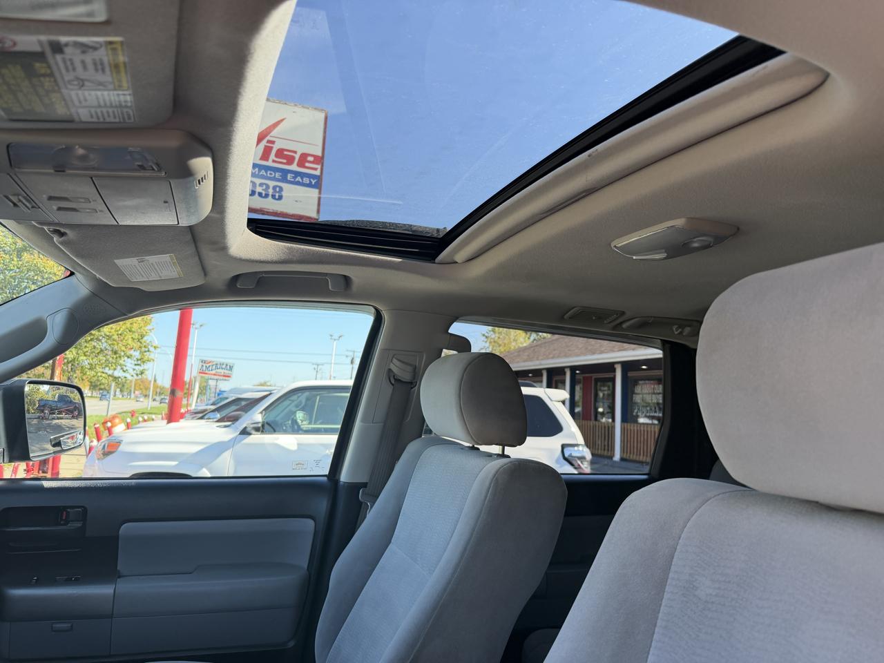 Toyota Sequoia SR5 5.7L 4WD 2012