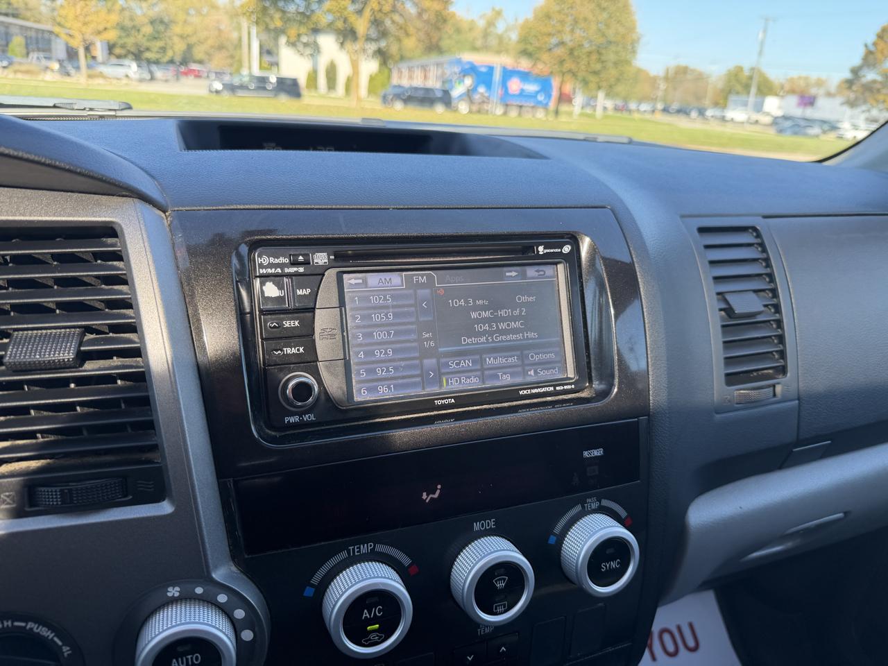 Toyota Sequoia SR5 5.7L 4WD 2012