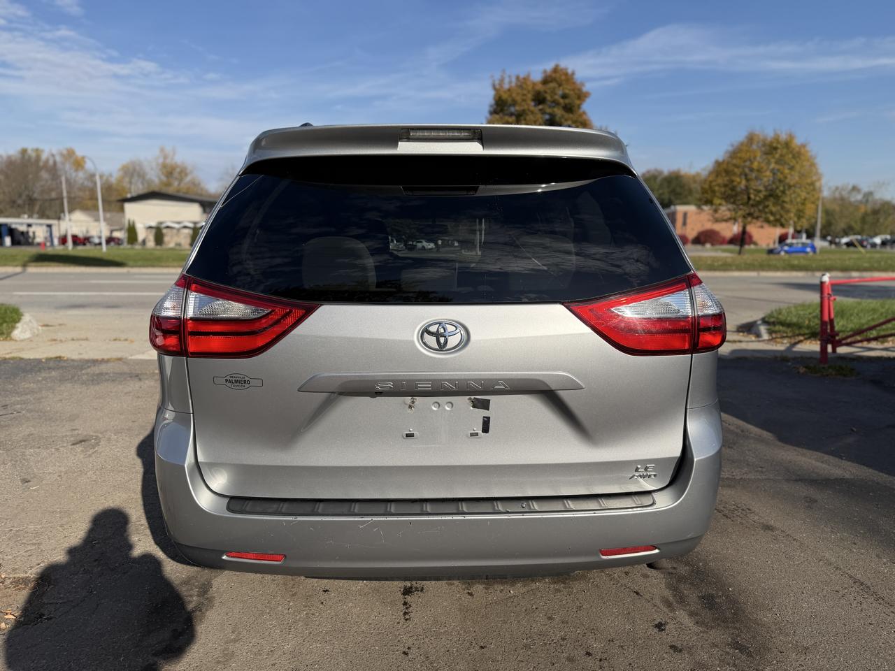 Toyota Sienna LE 7-Passenger AWD 2017