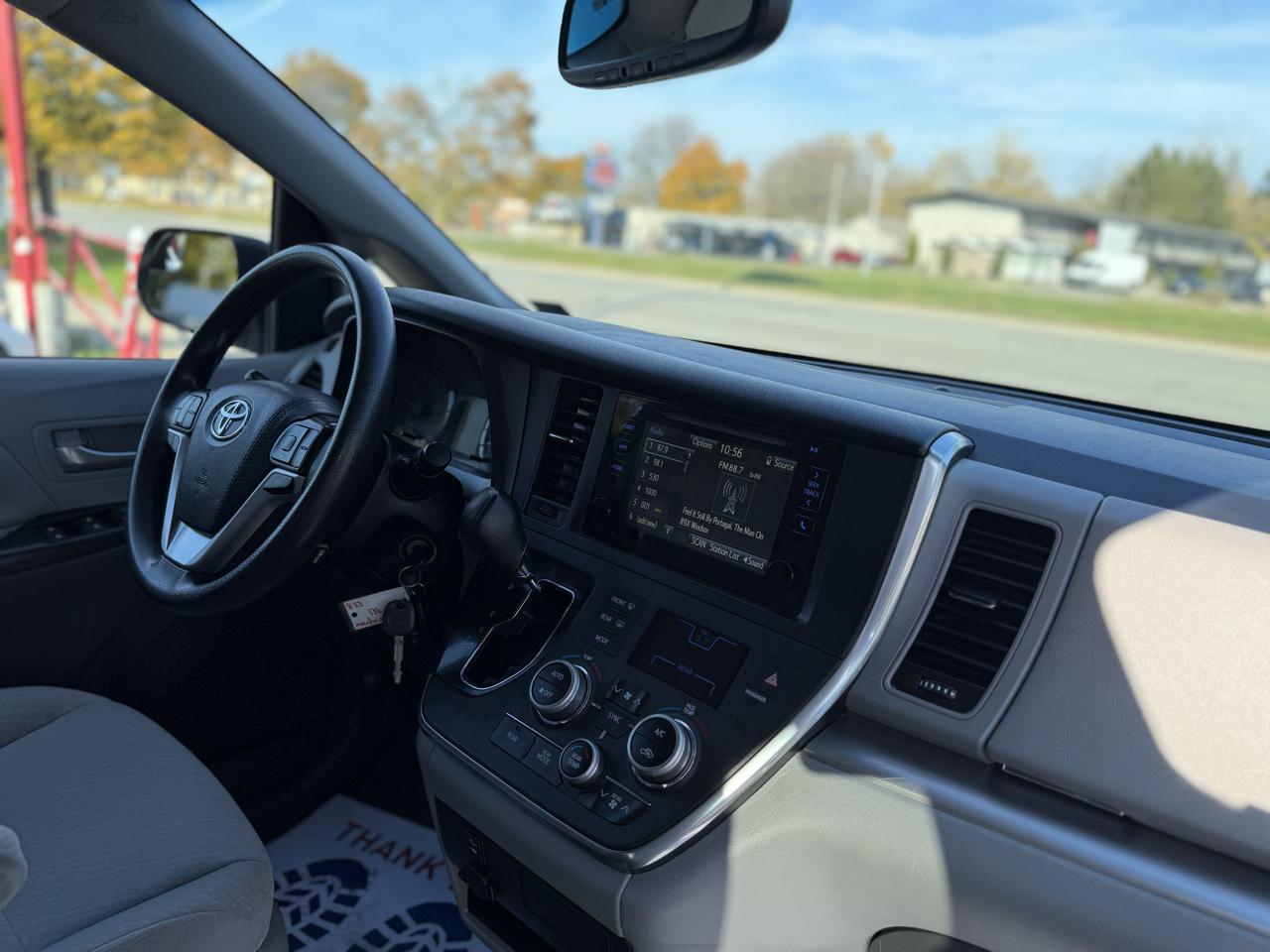 Toyota Sienna LE 7-Passenger AWD 2017
