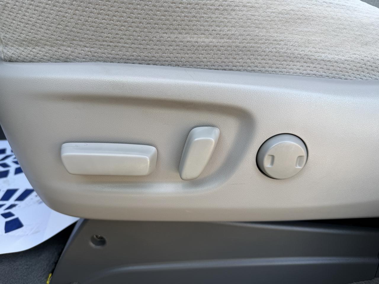 Toyota Sienna LE 7-Passenger AWD 2017