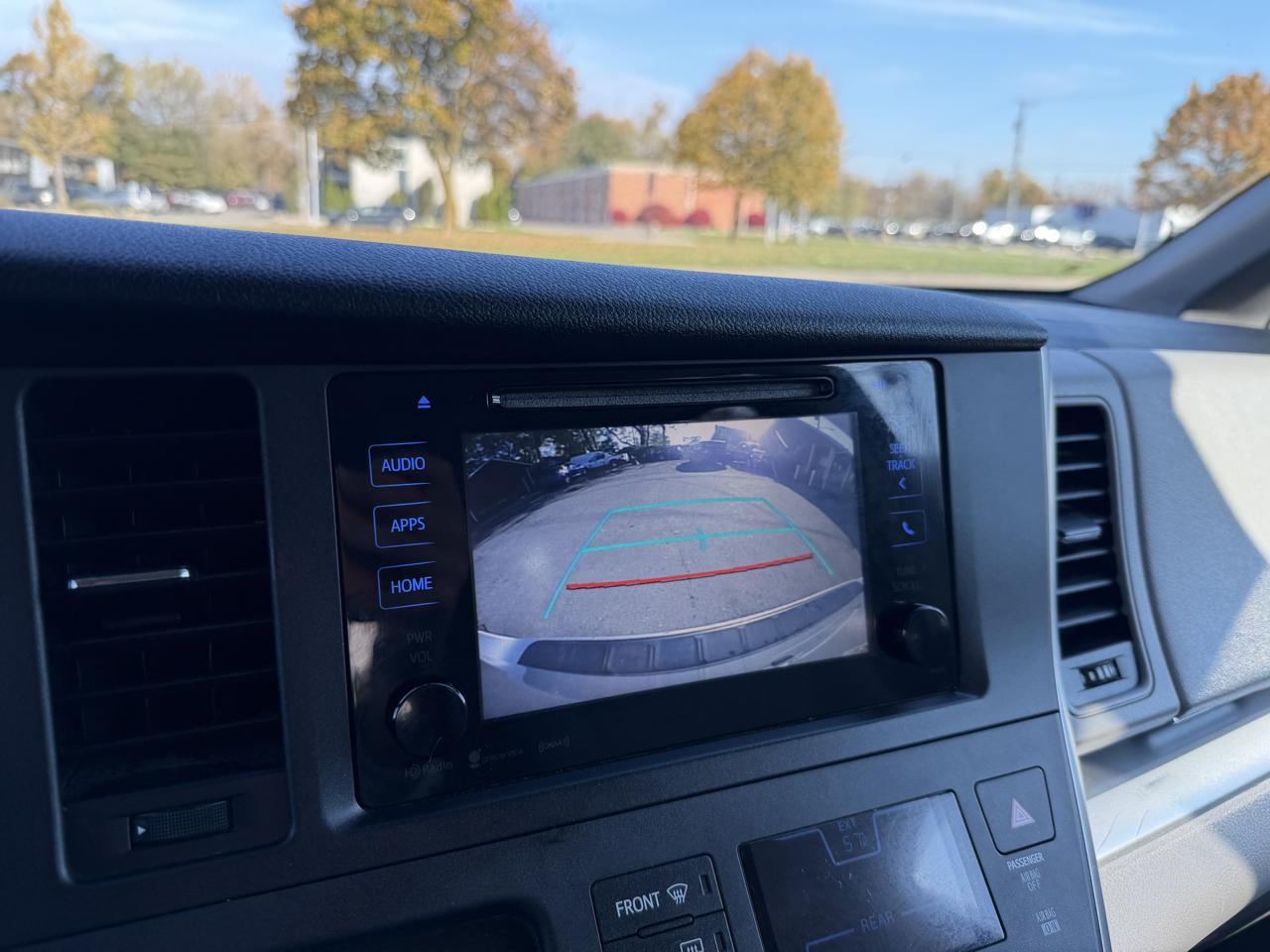 Toyota Sienna LE 7-Passenger AWD 2017