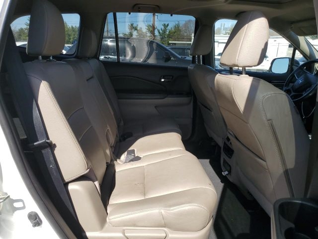 2020 Honda Pilot Touring photo 11