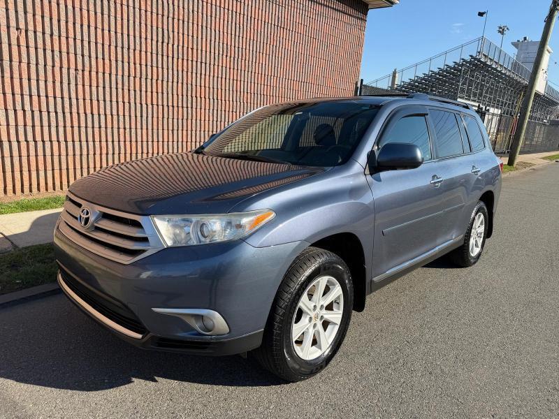 2012 Toyota Highlander SE Sport Utility 4D