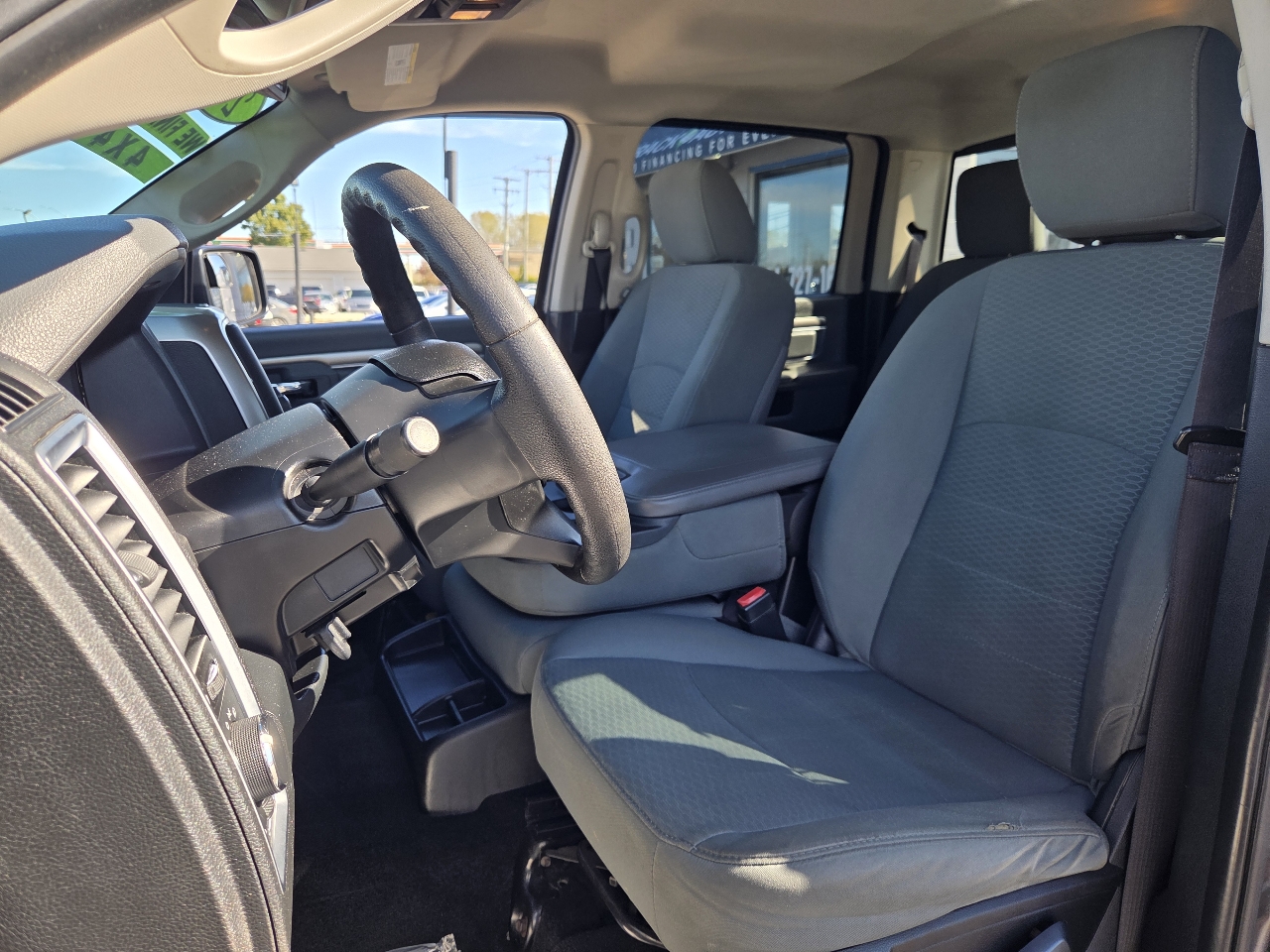 RAM 1500 SLT Crew Cab SWB 4WD 2015 RAM 1500 SLT Crew Cab SWB 4WD 2015
