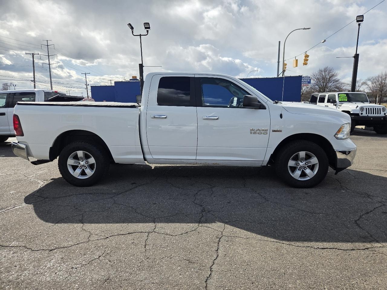 RAM 1500 SLT Quad Cab 4WD 2017