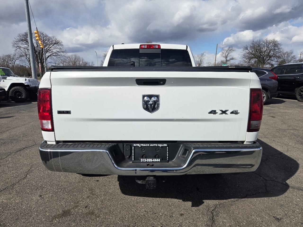 RAM 1500 SLT Quad Cab 4WD 2017