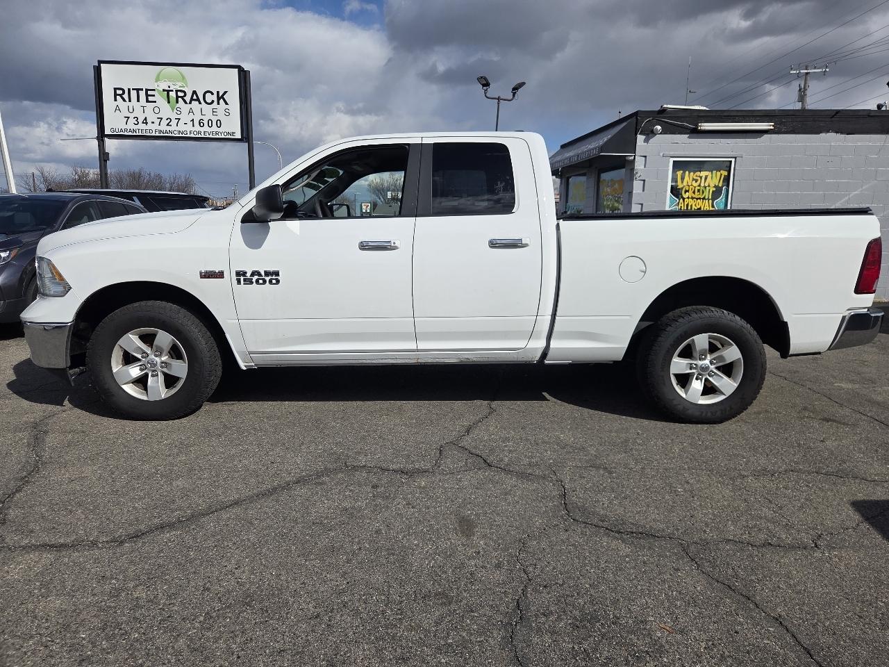 RAM 1500 SLT Quad Cab 4WD 2017
