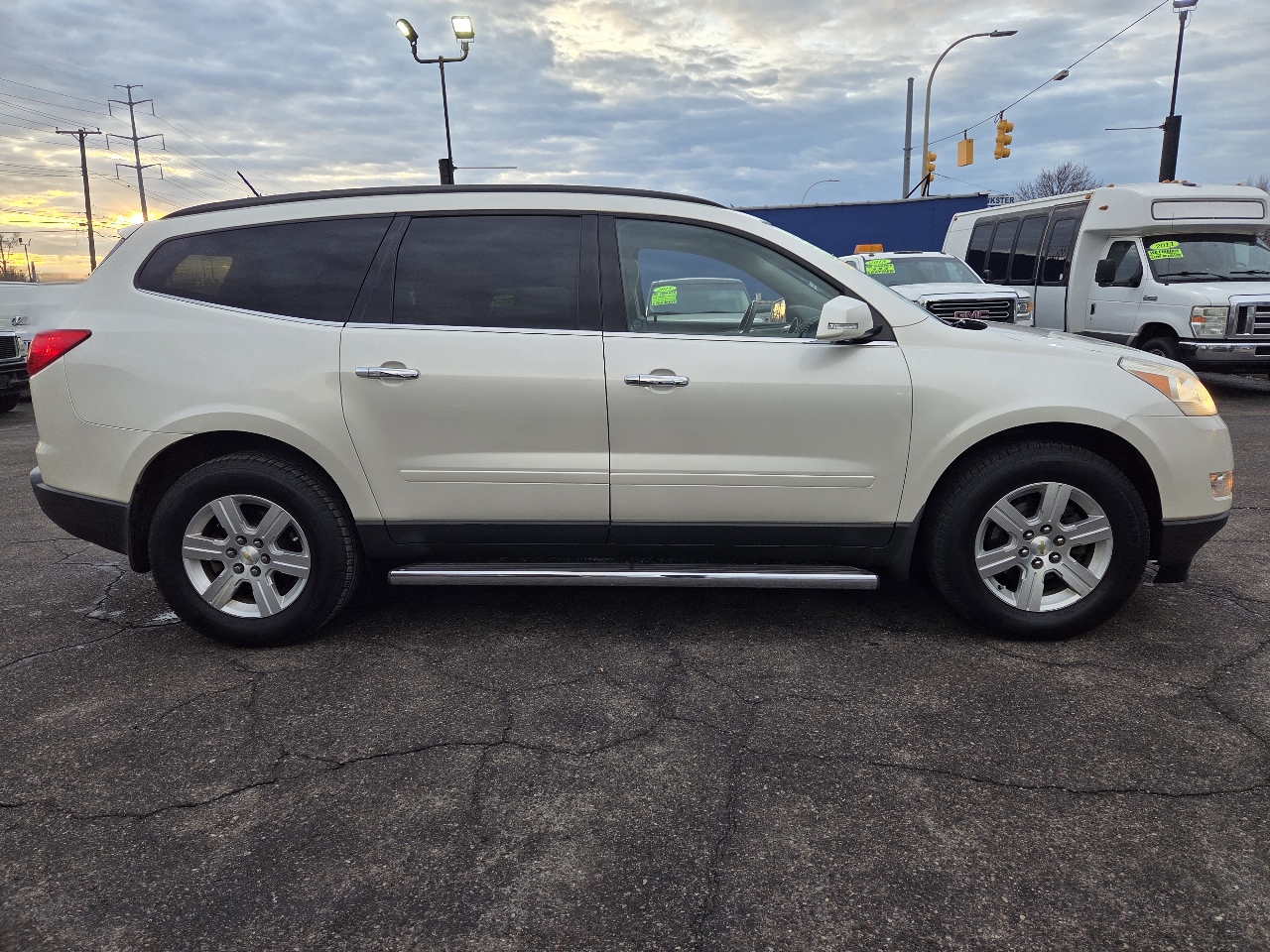 Chevrolet Traverse 2LT AWD 2011