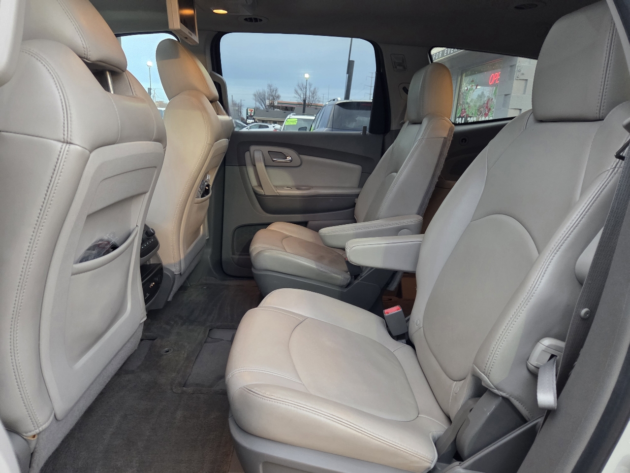 Chevrolet Traverse 2LT AWD 2011