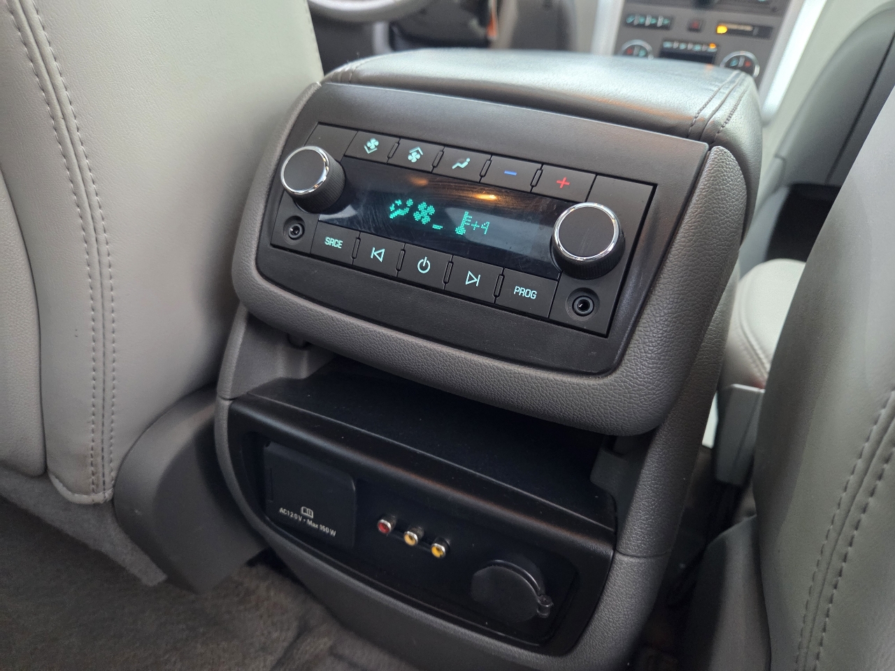 Chevrolet Traverse 2LT AWD 2011