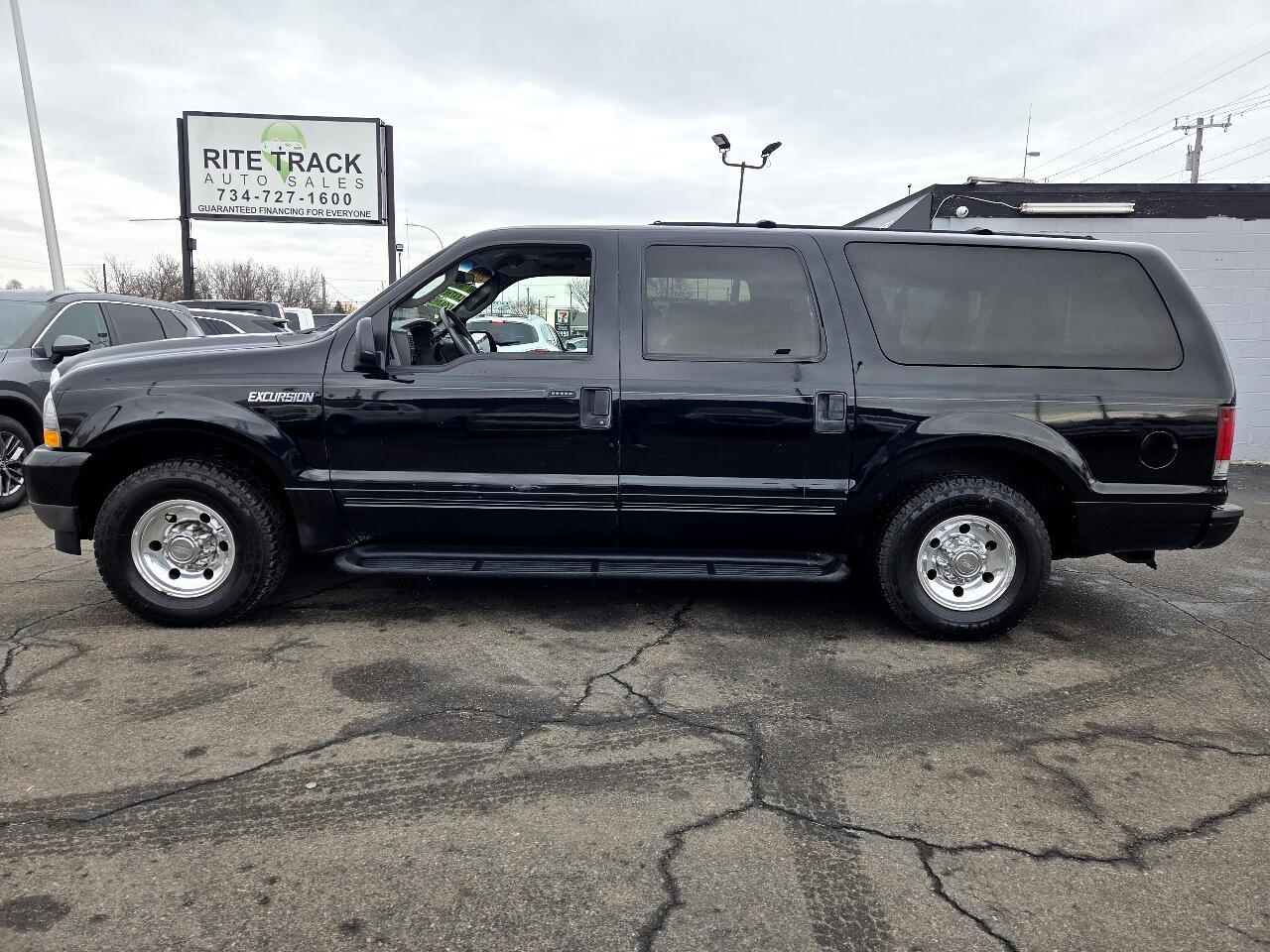 Ford Excursion XLT 5.4L 2WD 2004