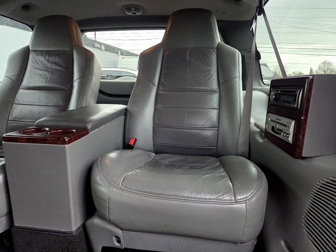 Ford Excursion XLT 5.4L 2WD 2004