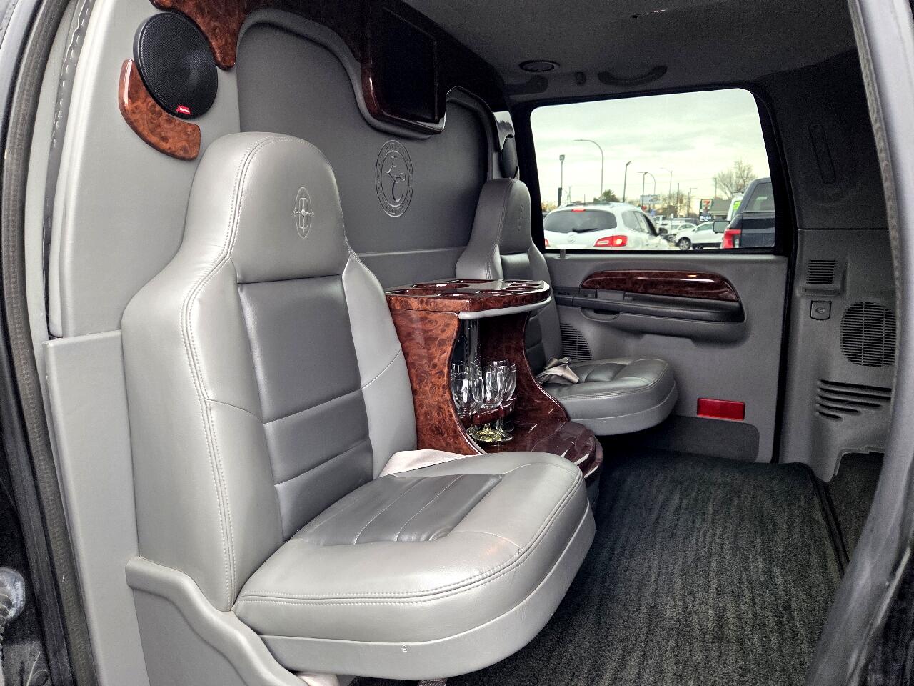 Ford Excursion XLT 5.4L 2WD 2004