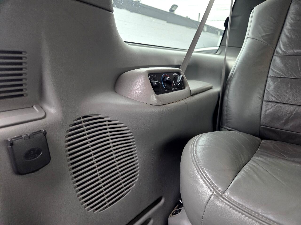 Ford Excursion XLT 5.4L 2WD 2004