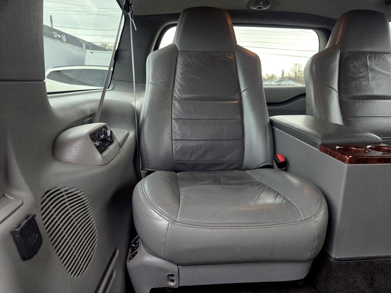 Ford Excursion XLT 5.4L 2WD 2004